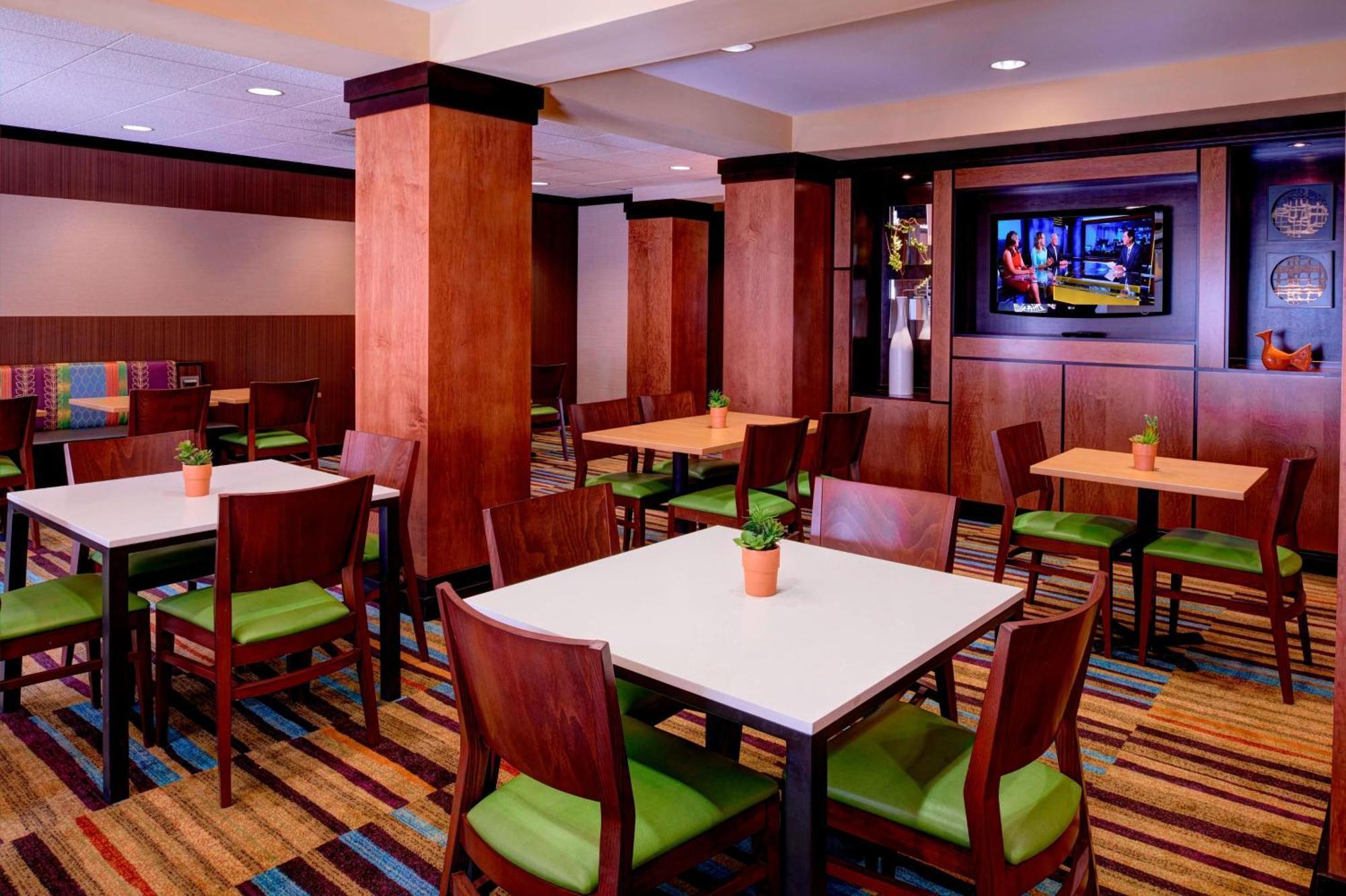 Fairfield Inn And Suites New Buffalo Bagian luar foto
