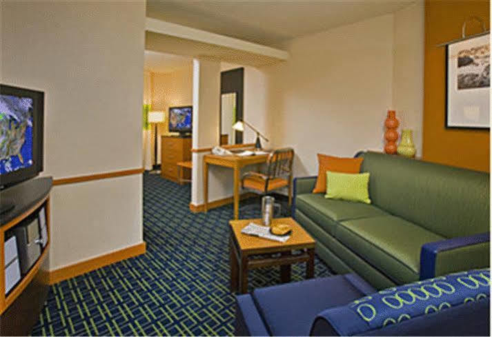 Fairfield Inn And Suites New Buffalo Bagian luar foto